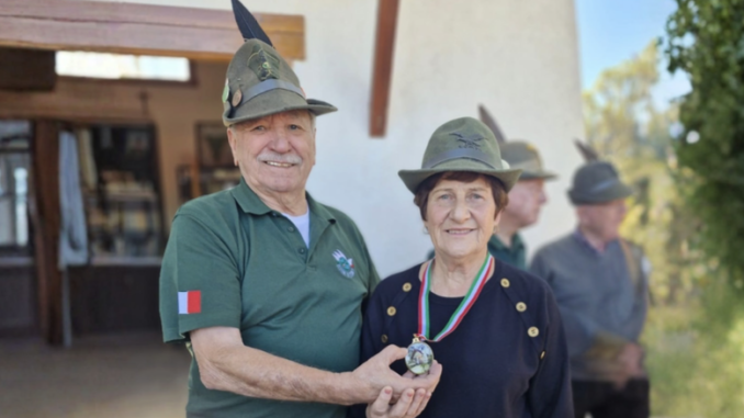 Il Presidente degli Alpini d'Australia e Rusita Andriolo