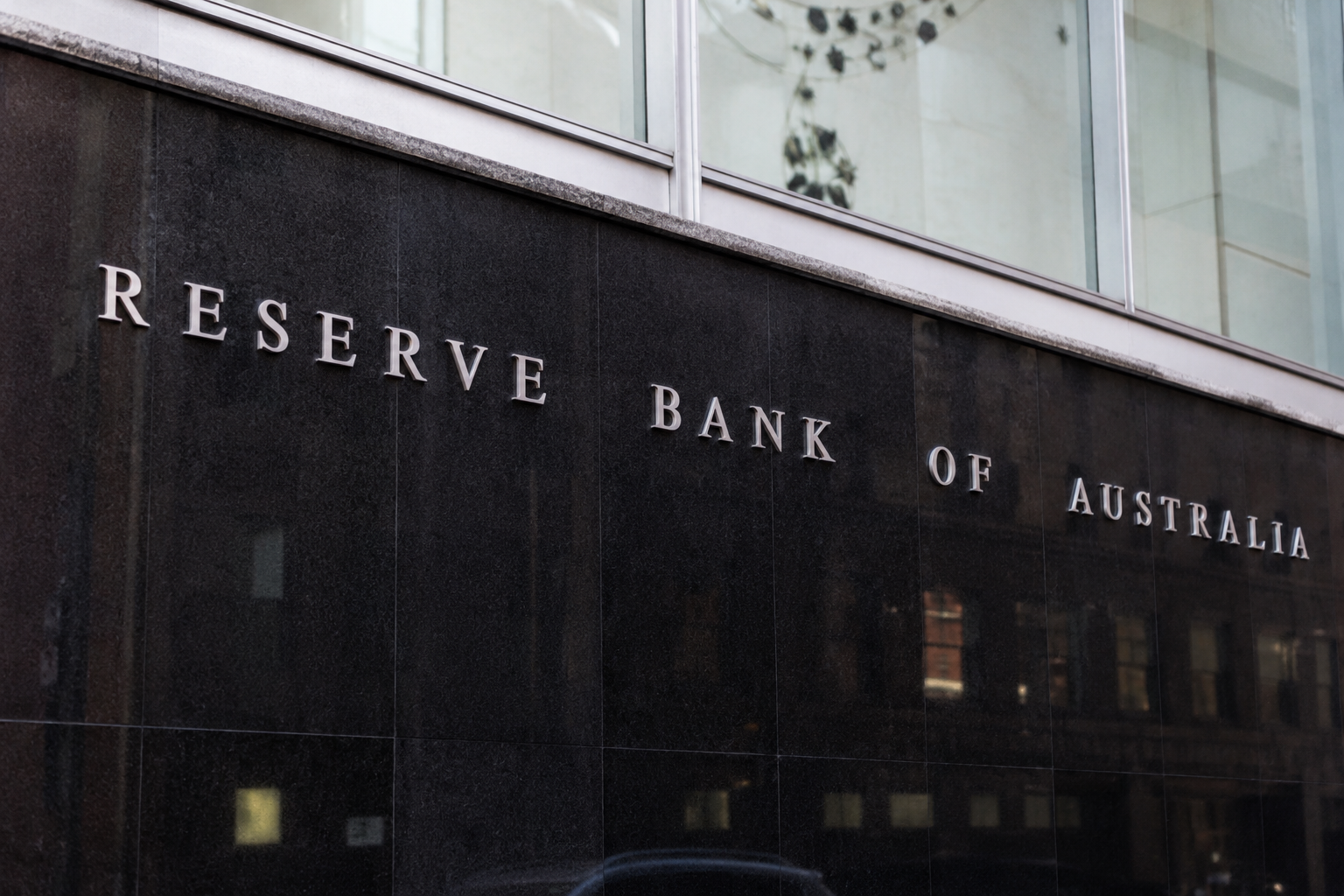RBA sotto pressione: guerra in Medio Oriente, inflazione e stretta sui ...
