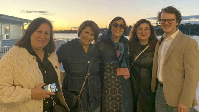 Lorenzo Canu con gli insegnanti di italiano del NSW