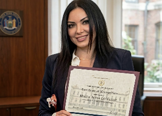 Premiazione di Marianna Lo Verde eletta donna dell'anno