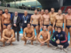Il Settebello a bordo vasca con il Console Generale Gianluca Rubagotti