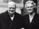 Lady Clementine Churchill accanto al marito, Sir Winston Churchill